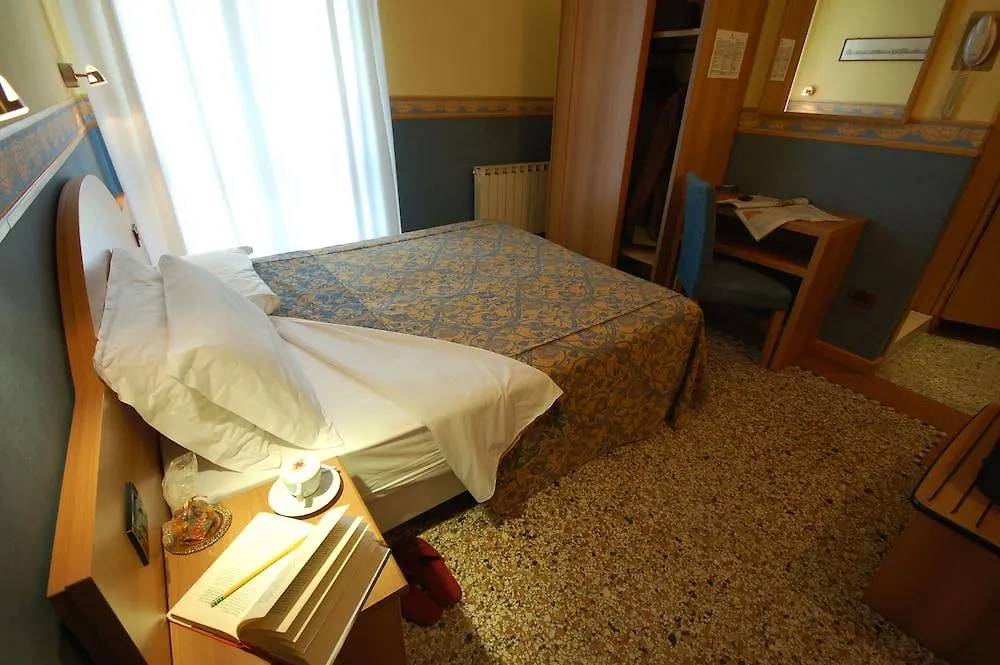 ** Hotel Antica Villa Graziella Venice - Atika & Atif Marghera Italia