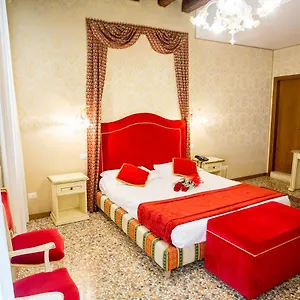 *** Konukevi Residenza La Campana İtalya